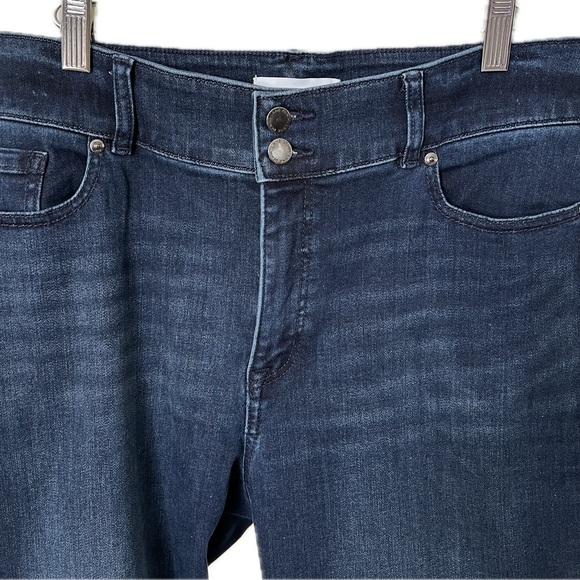 Lane Bryant Flex Magic Waistband Jeans size 16 Dark Wash - Picture 2 of 10